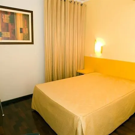 Guest house Residencial Queimada De Baixo 4*